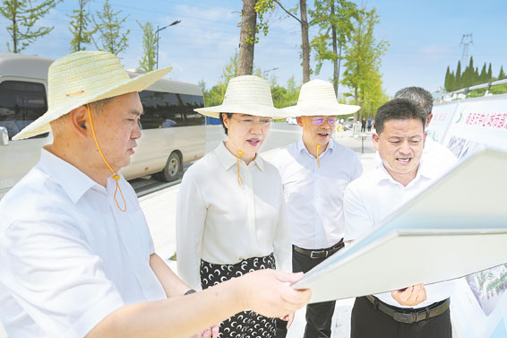 趙璟在商州調(diào)研時(shí)強(qiáng)調(diào) 認(rèn)真學(xué)習(xí)貫徹省委十四屆二次全會(huì)精神 以實(shí)干實(shí)績(jī)推動(dòng)高質(zhì)量發(fā)展邁上新臺(tái)階