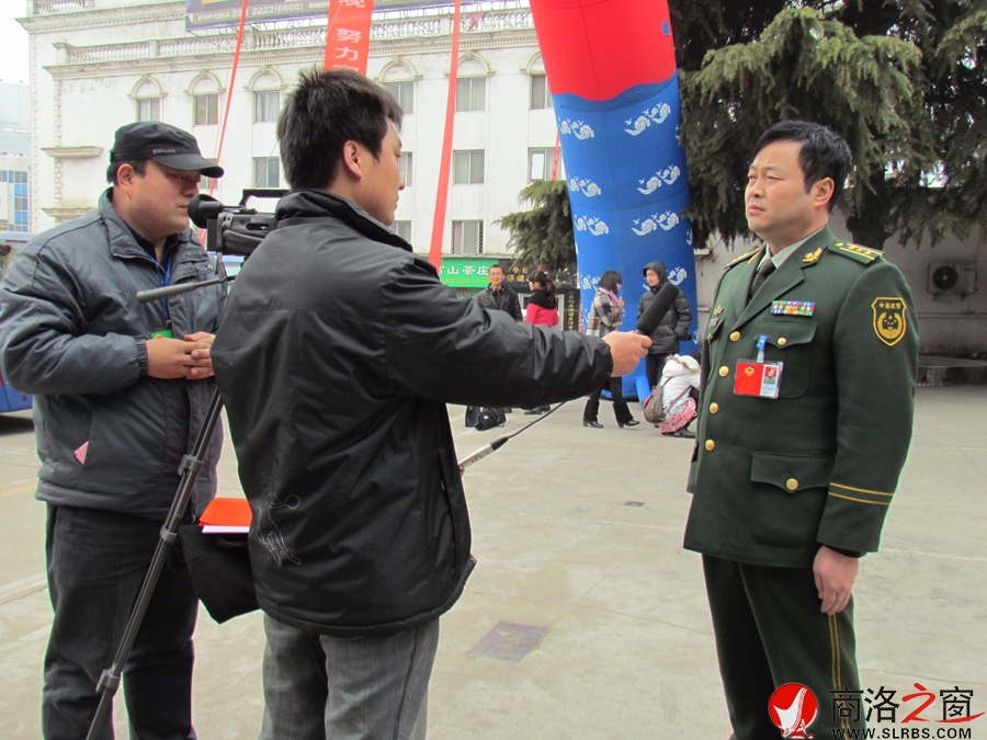 采訪市消防支隊(duì)支隊(duì)長(zhǎng)郭建明.JPG