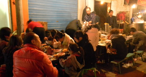 商州第一夜市“西門(mén)大酒店”