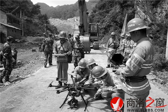 準備起飛無人機，空中監(jiān)測地質(zhì)隱患點