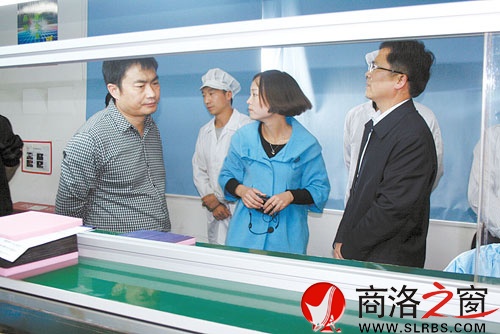 商丹園區(qū)黨工委副書記、管委會(huì)常務(wù)副主任崔孝栓檢查指導(dǎo)工作
