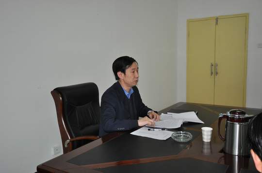 縣委常委、常務(wù)副縣長(zhǎng)許水兆主持會(huì)議.jpg