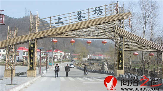 依托“美麗鄉(xiāng)村”建設(shè)，荊家河村變得越來(lái)越美麗。
